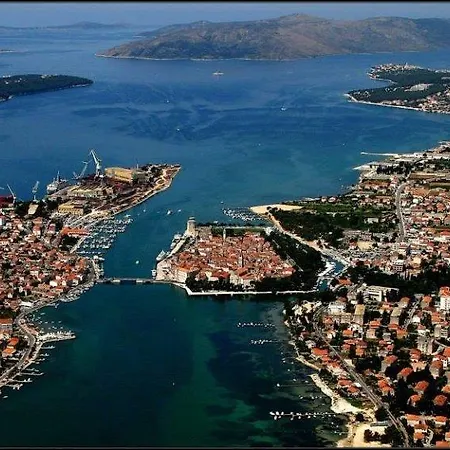 Apartment Calypso Trogir
